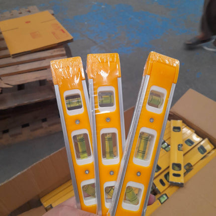 🔥พร้อมส่ง🔥ระดับน้ำ ตอร์ปิโด ที่วัดระดับน้ำ ฉากวัดระดับน้ำ ฐานแม่เหล็ก พลาสติก ขนาด 9"  สินค้าในไทย