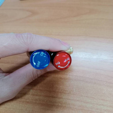 🔥พร้อมส่ง🔥คอลโทรลวาล์ว ปิด-เปิด ชาร์ทน้ำยาแอร์ ป้องกันน้ำยากระเด็น สีฟ้าR22 สีแดง R410a เซฟตี้วาล์วน้ำยาแอร์ สินค้าในไทย