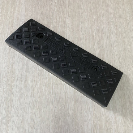 🔥พร้อมส่ง🔥 ทางลาดพลาสติก ทางลาดพลาสติกปีนฟุตบาท ทางลาด  ทางขึ้นฟุตบาท เหมาะสำหรับขึ้นมอเตอร์ไซด์ ราคา/1ชิ้น