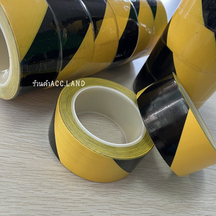 [พร้อมส่ง] เทปตีเส้น PVC  สีเหลือง-ดำ เทปกั้นเขต ไวนิล เทปพีวีซี ขนาด45mm x 33m ราคา/ม้วน 50890059