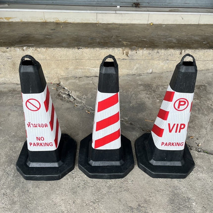 กรวย กรวยจราจร กรวยจราจรสี่เหลี่ยมสีดำ สูง 70 Cm คาดแถบสะท้อนแสงสีขาว-แดง กรวยทรงเหลี่ยม กรวยยางดำ สินค้าพร้อมส่งในไทย