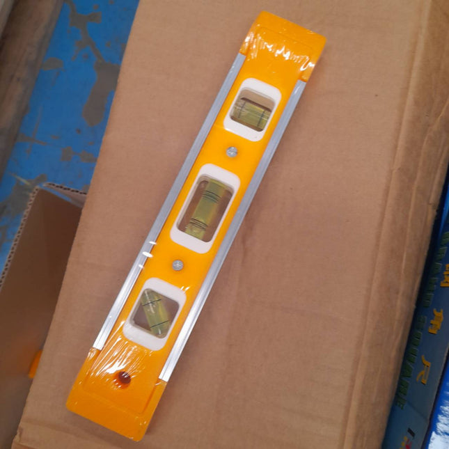 🔥พร้อมส่ง🔥ระดับน้ำ ตอร์ปิโด ที่วัดระดับน้ำ ฉากวัดระดับน้ำ ฐานแม่เหล็ก พลาสติก ขนาด 9"  สินค้าในไทย