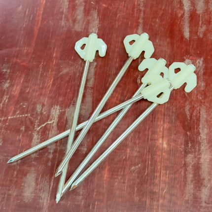 [พร้อมส่ง] ตะขอ สหมอบก กางเต้นท์ สมอบกเหล็ก หมุดยึดเต็นท์ที่จับสะท้อนแสง tent pegs ขนาด 20-25cm อุปกรกรณ์ตั้งเต็นท์